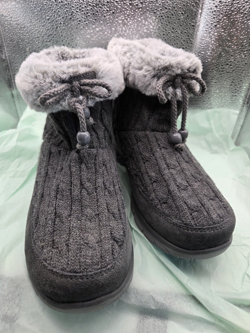 SKECHERS Relax Fit Women's Gray Cable Knit Faux Fur Lined Bootie Slipper 9.5